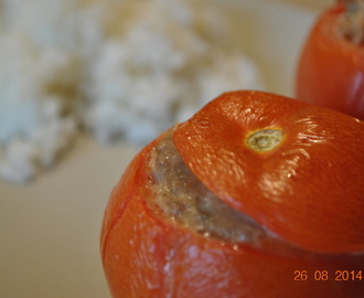 Tomates farcies a la viande hachée et au raifort