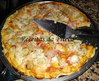 Pizza de fiambre, cogumelos e queijo