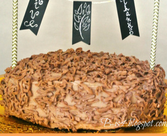 Easy Thanksgiving Cake Decorating Idea and Chocolate Cake Recipe