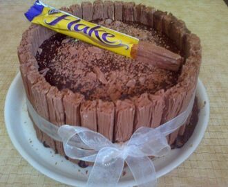 CHOCOLATE FLAKE CAKE