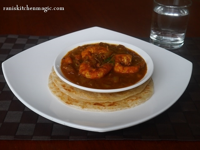 കൊഞ്ചു പൊരിച്ചു മസാല കറി ( Shallow Fried Prawn Masala Curry)
