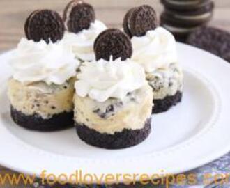 COOKIES AND CREAM CHEESECAKES