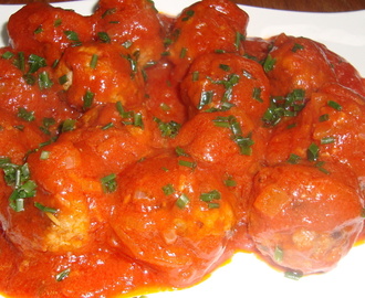 Boulette de viande de boeuf à la sauce tomate!