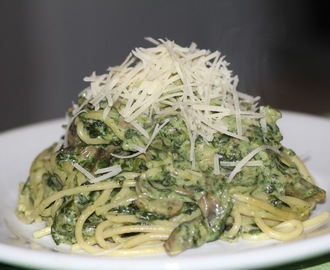 Спагетти со шпинатом, грибами и сыром