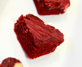 Red Velvet Cheesecake Swirl Heart Brownies