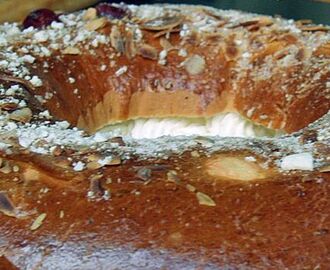 Roscón de Reyes relleno con nata
