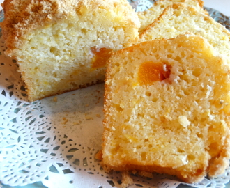 Summery Peach Loaf Cake with Cinnamon Streusel Topping