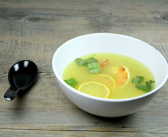 Soupe thaï de crevettes au citron vert