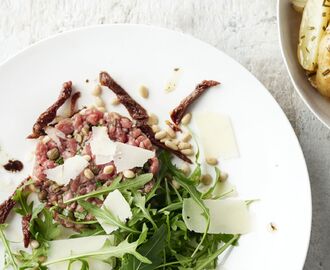 Steak tartaar op Italiaanse wijze met rozemarijnaardappelen