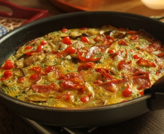 Omelette au chorizo, aubergines & gouttes de poivrons