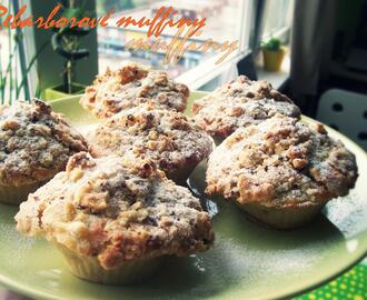 Rebarborové muffiny s ořechovou drobenkou