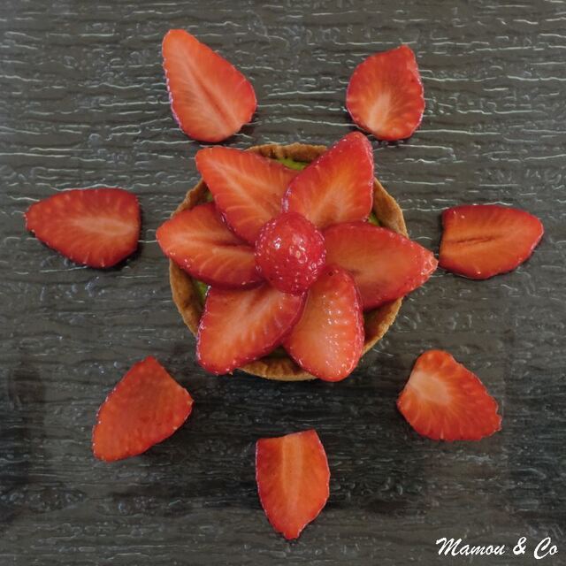 Tartelettes fraises/kiwi sur pâte aux spéculoos