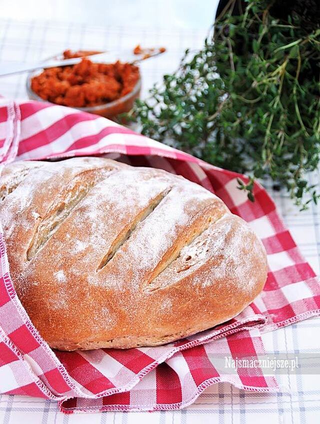 Prosty chleb pszenny na drożdżach