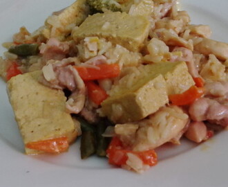Tofu und Gemüse Pfanne mit Kokosmilch