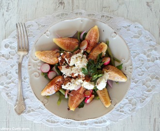 Salade de figues, haricots verts, radis  et  chèvre frais (Salad of figs, green beans, radishes and fresh goat cheese)