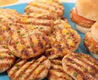 Pine-Chicken Burgers with Ketchup Sauce