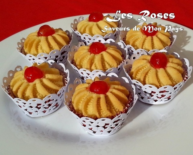 Les petites roses (gâteau algérien)