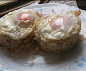 arroz con jamón y huevo fritos