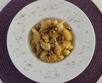 Gnocchis au gorgonzola, poires et noix caramélisées