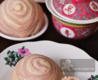Thousand Layer Flaky Swirl Yam / Taro Mooncake (with custard filling) 千层芋泥月饼