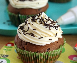 Cupcake chocolat et aux pépites de chocolat - topping crème de coco (sans Œufs ni lait)