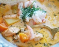 Fisksoppa med lax, torsk och räkor