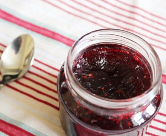 How to Make Autumnal Hedgerow Blackberry and Apple Jam