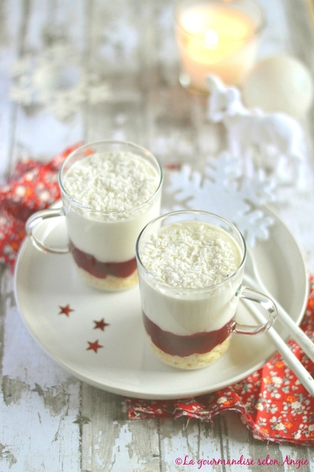 Verrine {mousse au chocolat blanc/coco et sa compotée de cranberries} #Noël