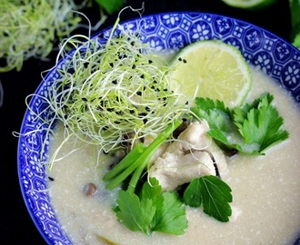 TOM KHA KAI –  tajska zupa kokosowa z kurczakiem