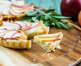 #BrunchWeek: Apple and Caramelized Onion Tart
