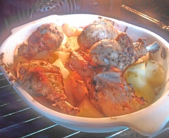 pałki z kurczaka pieczone wraz z ziemniakami w piekarniku