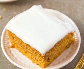 Healthy Flourless Pumpkin Breakfast Cake