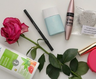 Kosmetika» Květnové kosmetické novinky – pleťové masky, odličovací přípravky, řasenky, nová vůně i BB krém