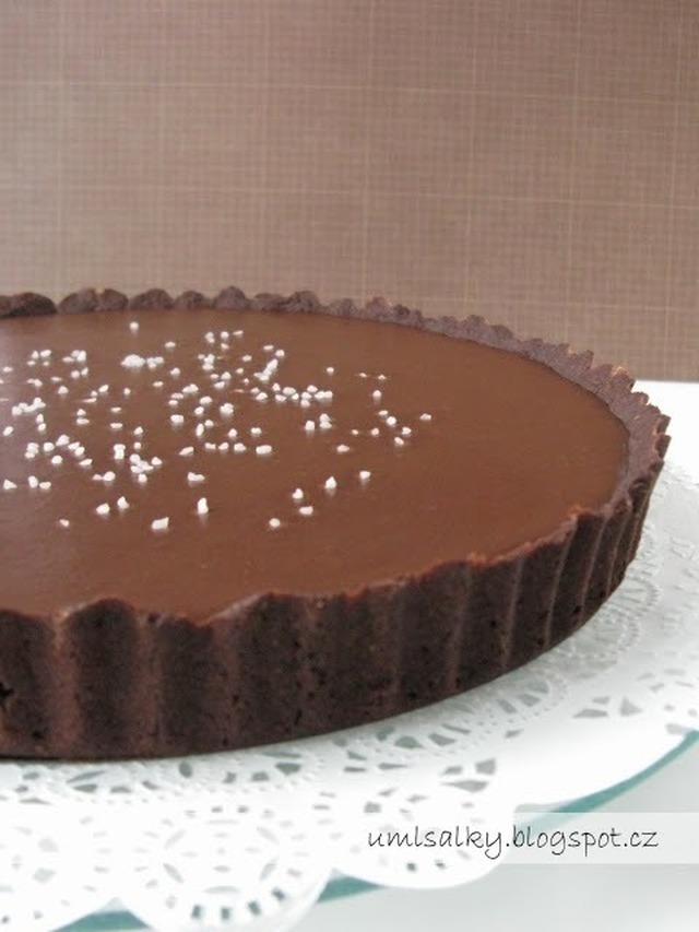 Čokoládový koláč se slaným karamelem