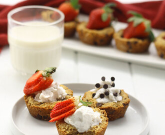 Paleo Chocolate Chip Cookie Cups + Healthy Valentine’s Day Desserts!
