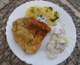 Tradycyjny obiad - schabowe z ziemniakami i mizerią