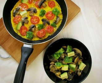 Vaječná omeleta s žampiony a zeleninou