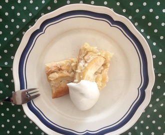 Jablečný koláč se zakysanou smetanou
