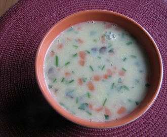 Zupa z zielonym groszkiem i serkiem topionym