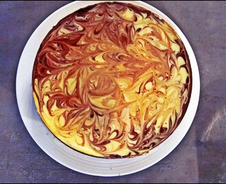 Fake cheesecake (Dvoubarevný tvarohový „cheesecake“ z bílé a hořké čokolády)