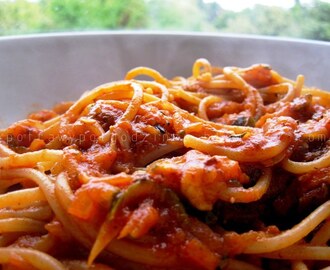 Sos do spaghetti z resztek cukinii i pomidorów
