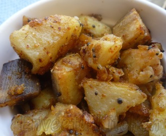 Potato and Raw Banana Curry/Mezhkuvaratti - Blog Hop Wednesday