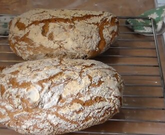 Pane fatto in casa - semintegrale (farina tipo 2 macinata a pietra) - preparazione semplice
