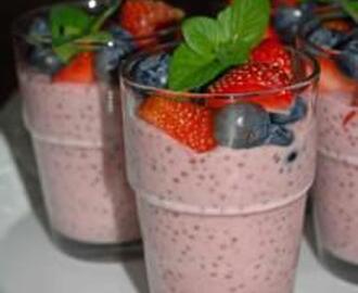 STRAWBERRY DESSERT WITH CHIA SEEDS