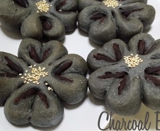Charcoal Bread ~ 竹炭面包