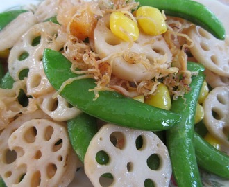 Stir-fried Lotus Root With Julienned Cuttlefish 炒莲藕
