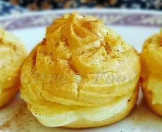 Choux pastry with cinnamon custard ( Soes Vla kayu manis )