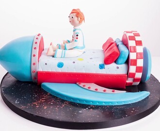 Learn how to make a spaceship cake for children