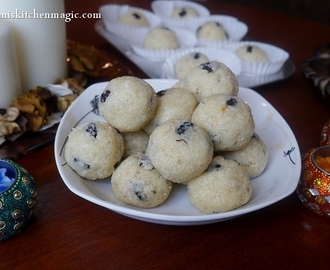 Rava/Sooji Coconut Laddu (Semolina Coconut Laddu)