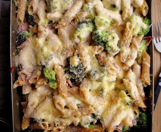 Zapiekanka z brokułem i szynką / Broccoli and Ham Pasta Bake